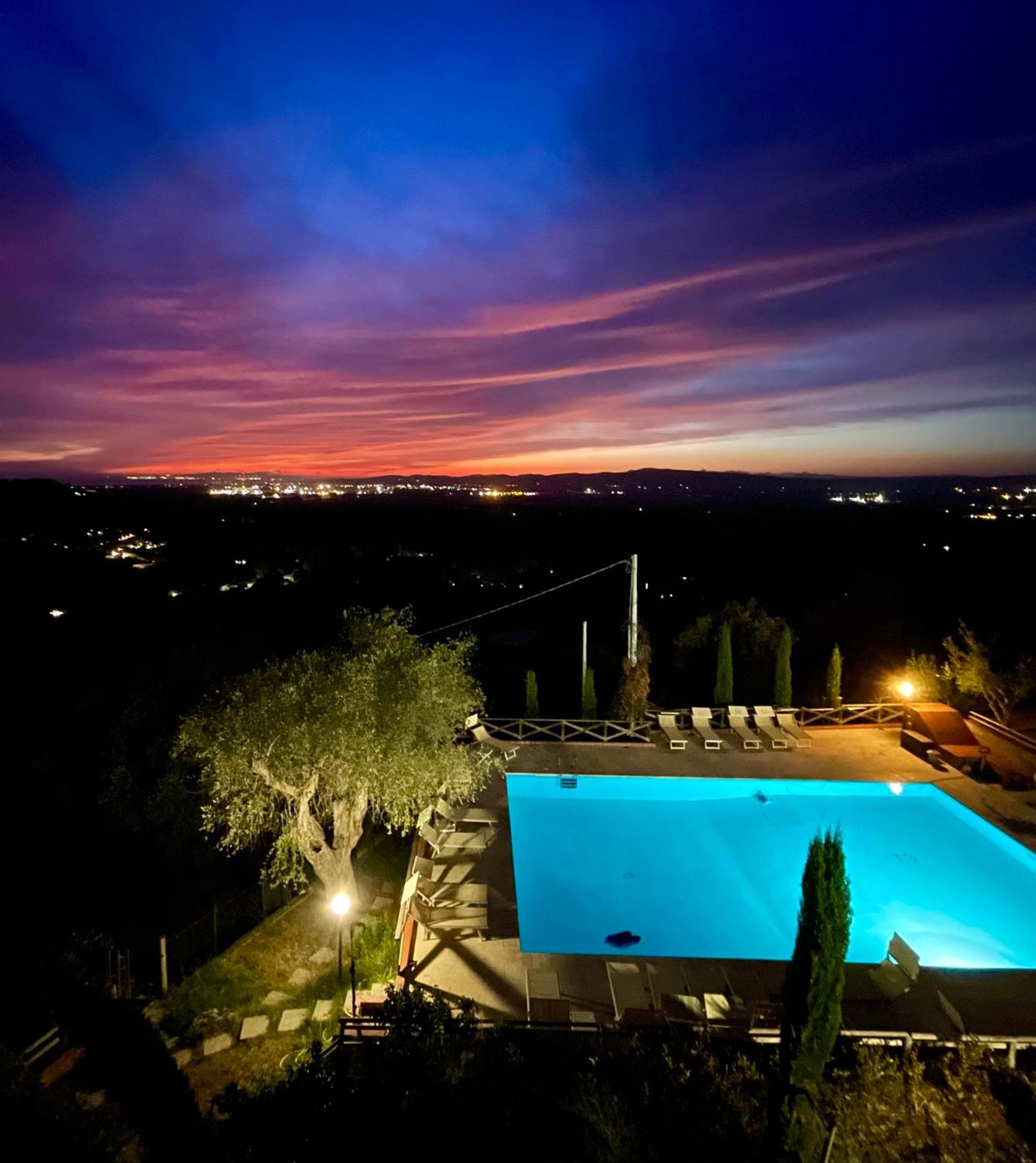 Aparthotel Madonna Del Poggio Cav Scarlino Exterior foto