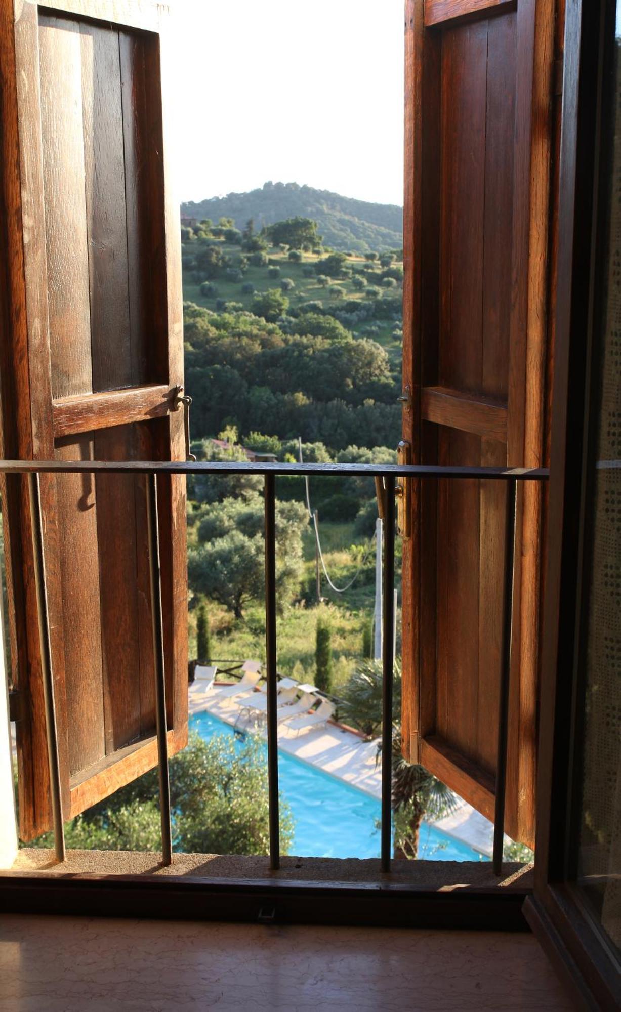 Aparthotel Madonna Del Poggio Cav Scarlino Exterior foto