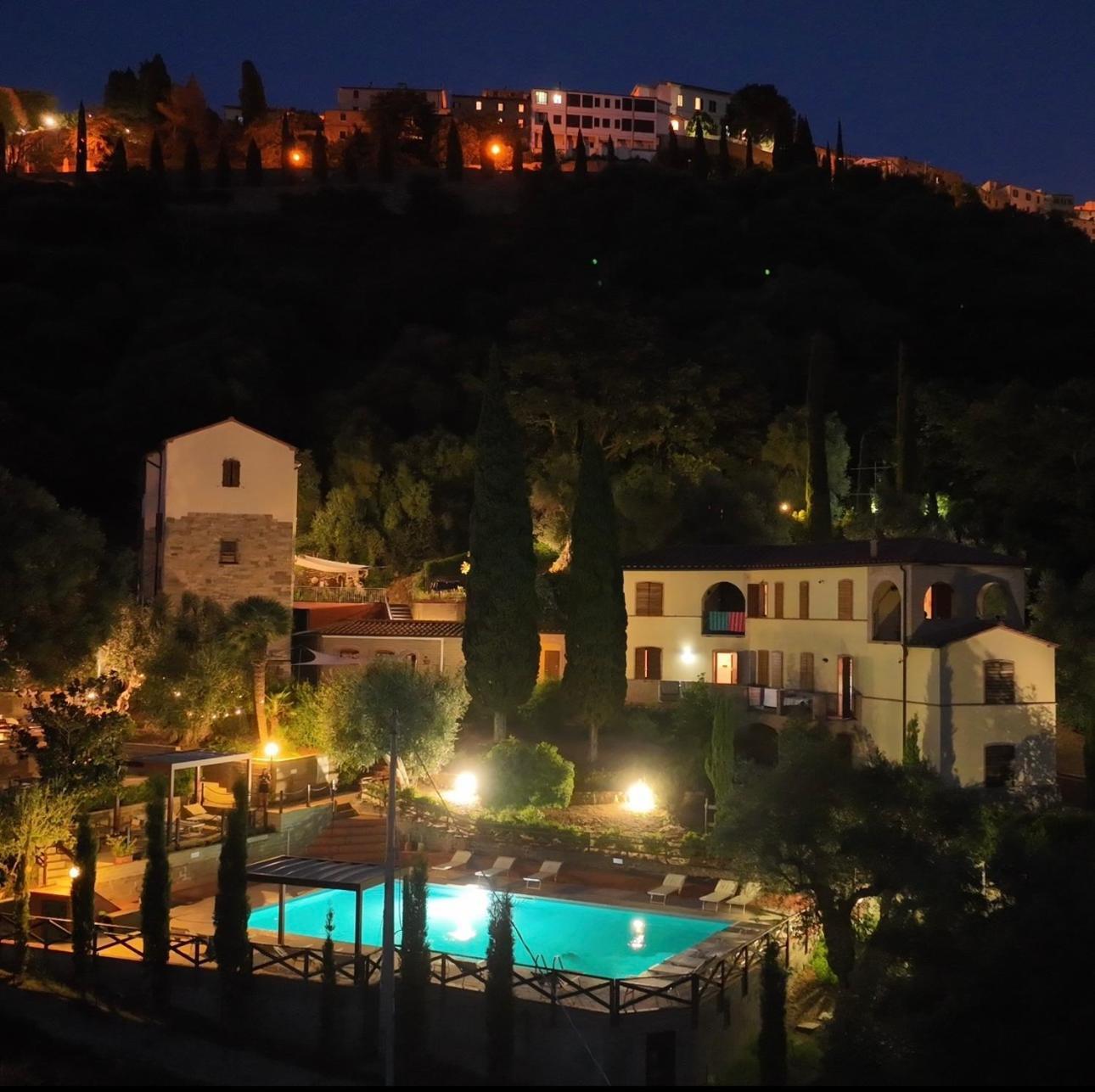 Aparthotel Madonna Del Poggio Cav Scarlino Exterior foto