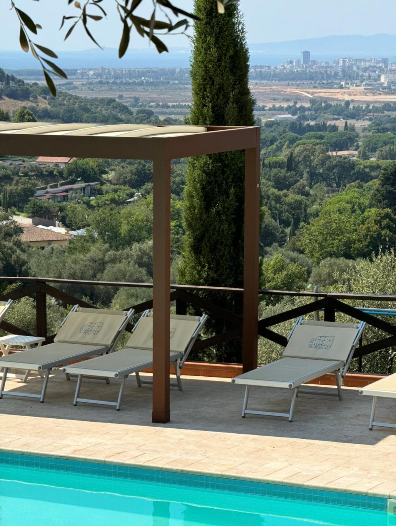 Aparthotel Madonna Del Poggio Cav Scarlino Exterior foto