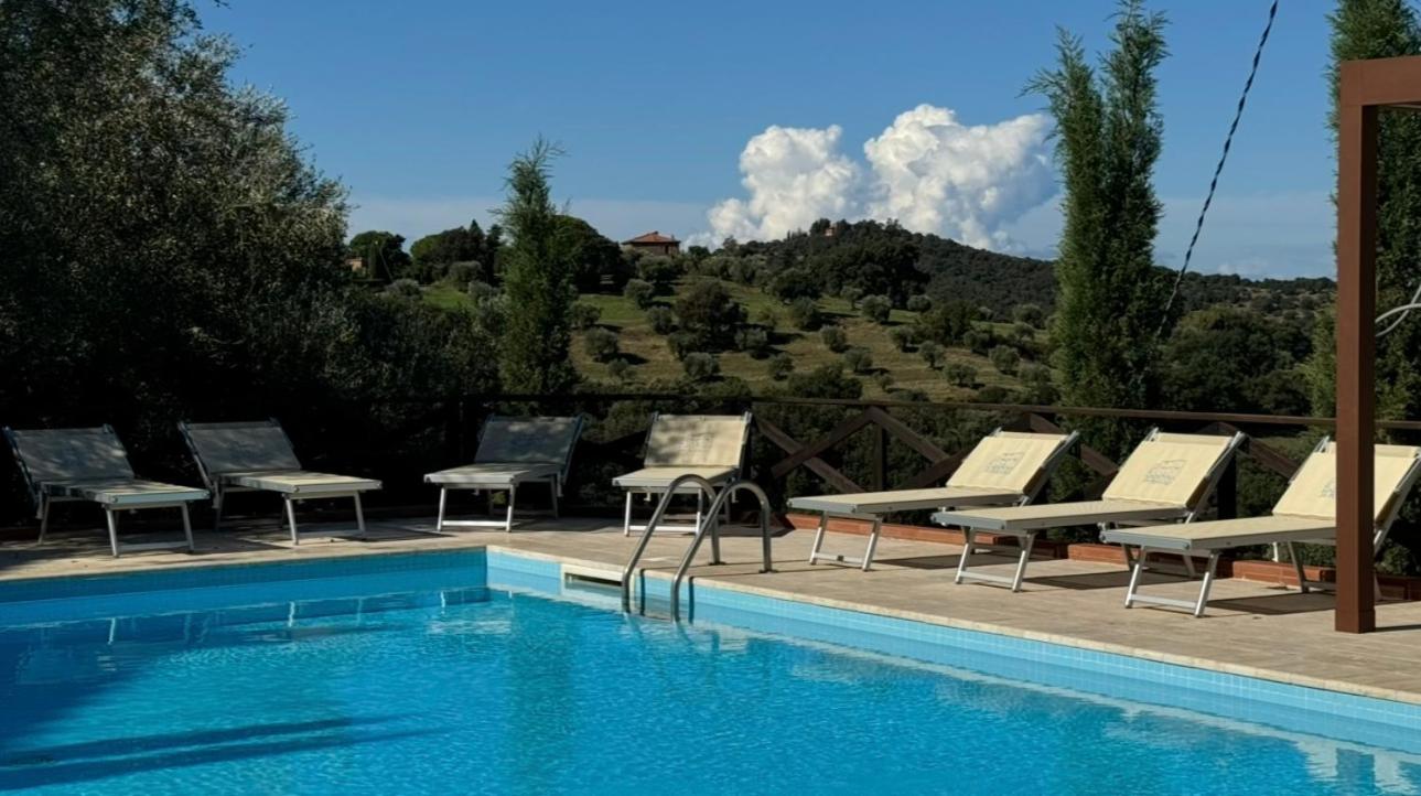 Aparthotel Madonna Del Poggio Cav Scarlino Exterior foto